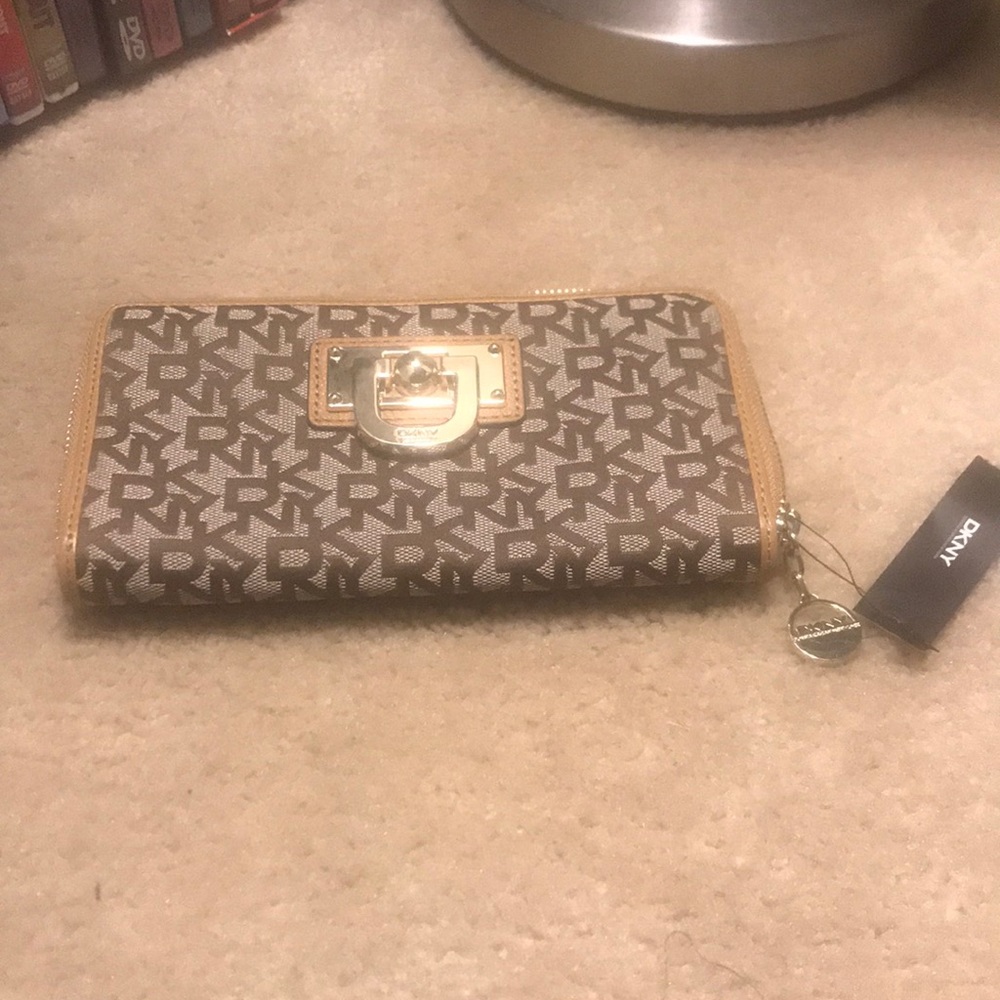 DKNY Wallet